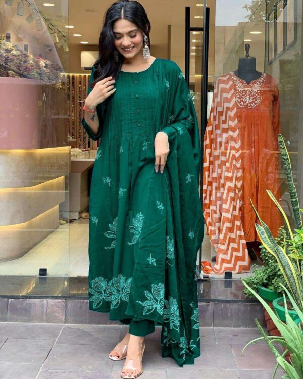 Elegant Everyday Wear ? XXL Embroidered Cotton Floral Dress(M) - Image 5
